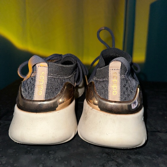 Adidas running shoes - Picture 3 of 7